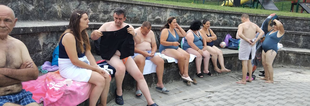 Korisnici i djelatnici Doma uživali na izletu i kupanju na jezeru Orahovica